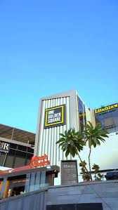 One Golden Square Mall