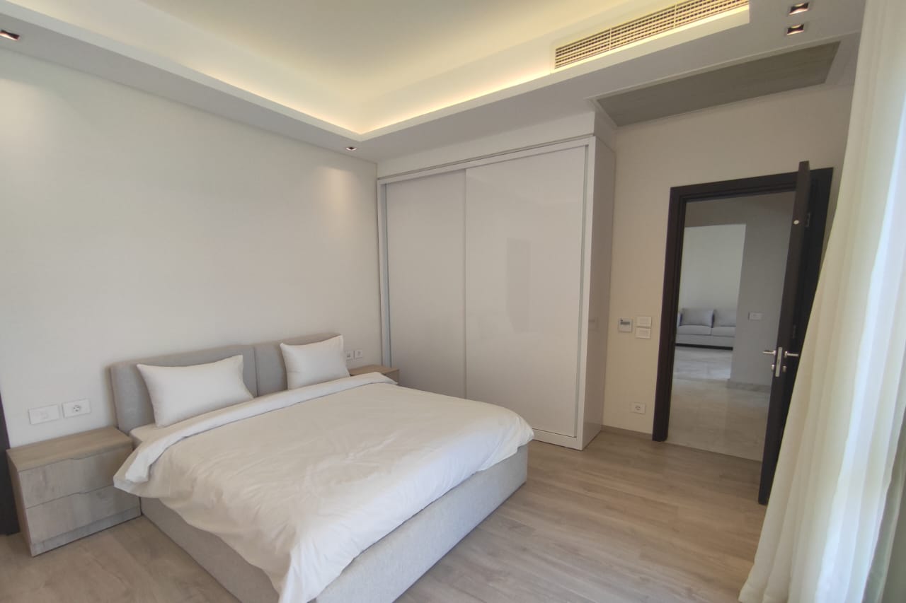 Small 2 Bedroom with private access to pool 