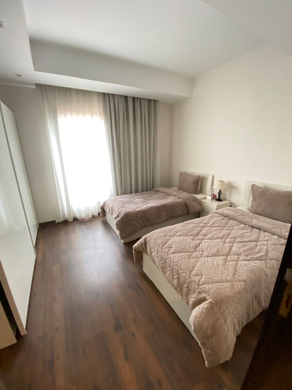 2 bedroom apartment with Large Reception Area